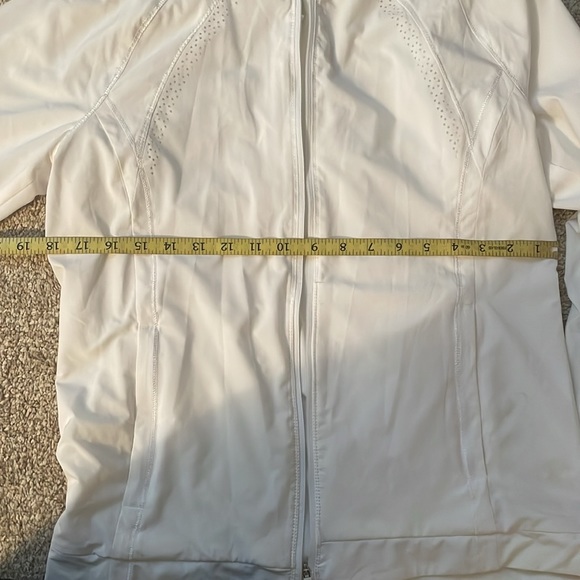 Lululemon jacket 😍FLASH SALE😍 - Picture 11 of 11